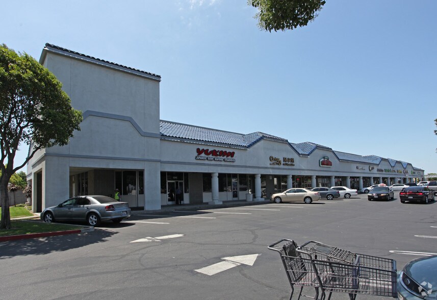 More Photos Of 1240-1268 W Lathrop Rd, Manteca Freestanding For Lease