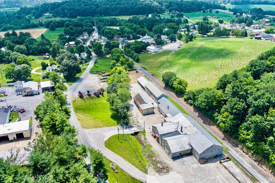 More Photos Of 8106 Intersection Rd, Glen Rock Warehouse For Lease