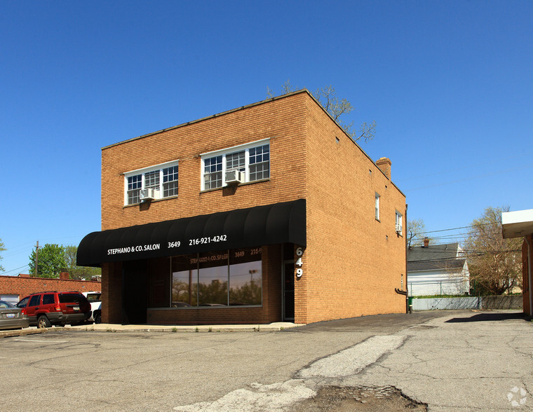 Primary Photo Of 3649 Lee Rd, Shaker Heights Loft Creative Space For Sale