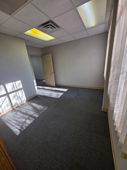 More Photos Of 21150 W Capitol Dr, Brookfield Loft Creative Space For Sale