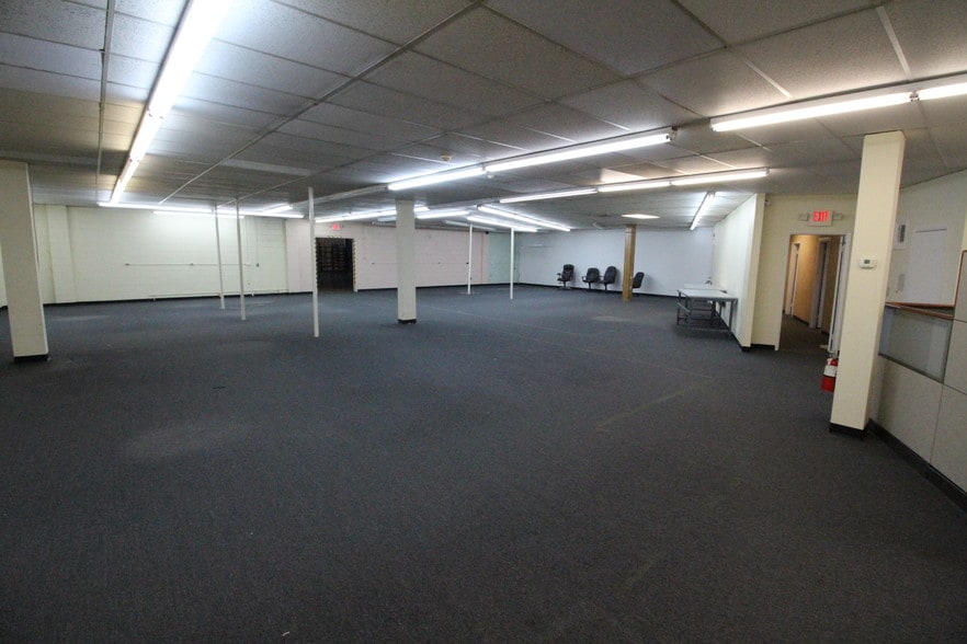 More Photos Of 7300 N Crescent Blvd, Pennsauken Unknown For Lease