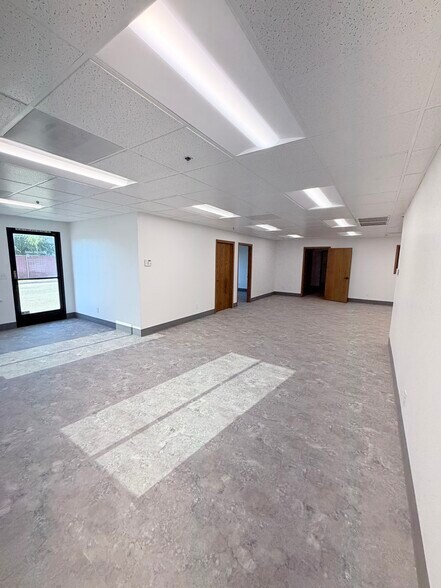 More Photos Of 4626 N Bendel Ave, Fresno Warehouse For Lease
