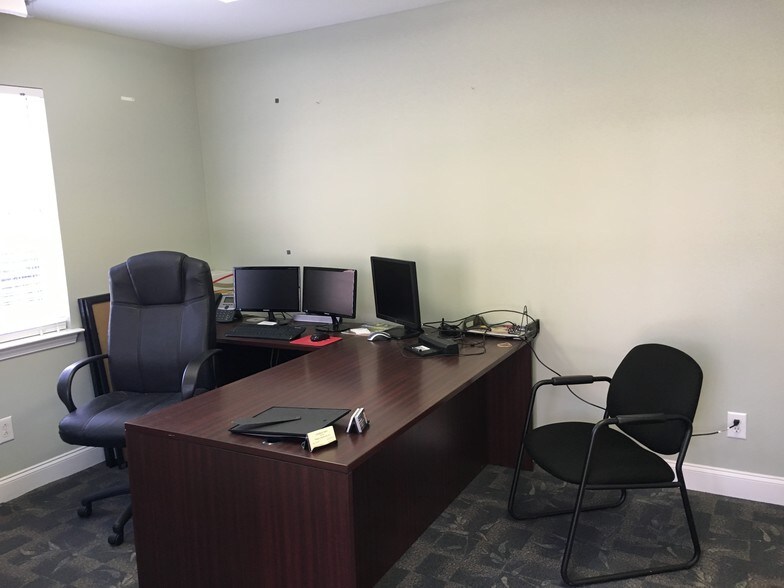 More Photos Of 566 Peachtree Pky, Cumming Office For Lease
