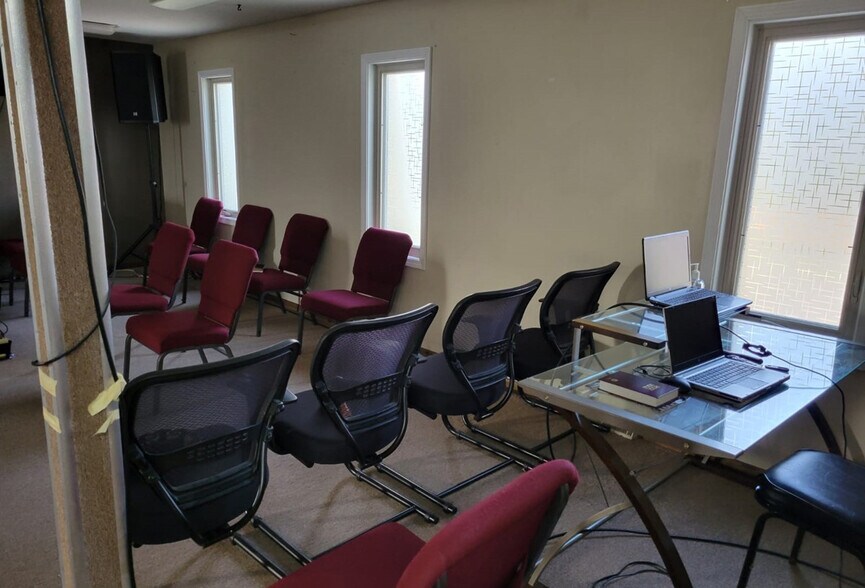 More Photos Of 2393 Coon Rapids Blvd NW, Coon Rapids Office For Sale