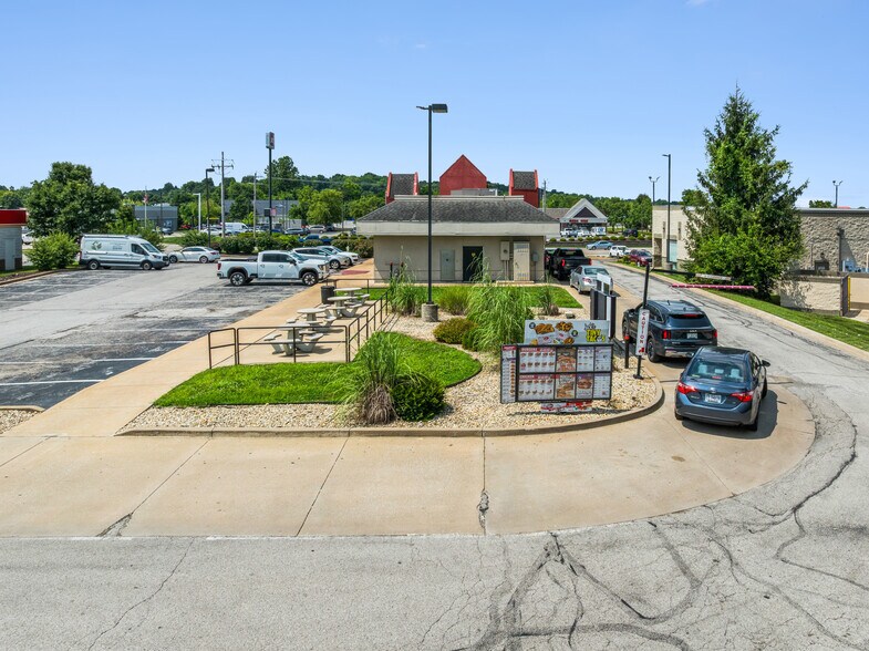 More Photos Of 3710 Elm St, Saint Charles Fast Food For Sale