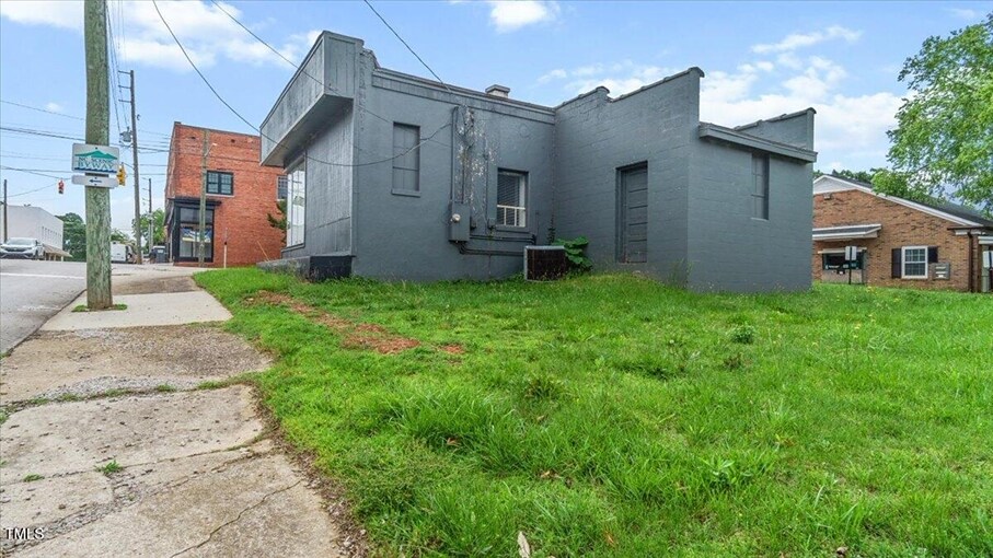 More Photos Of 201 S Main St, Warrenton Office For Sale