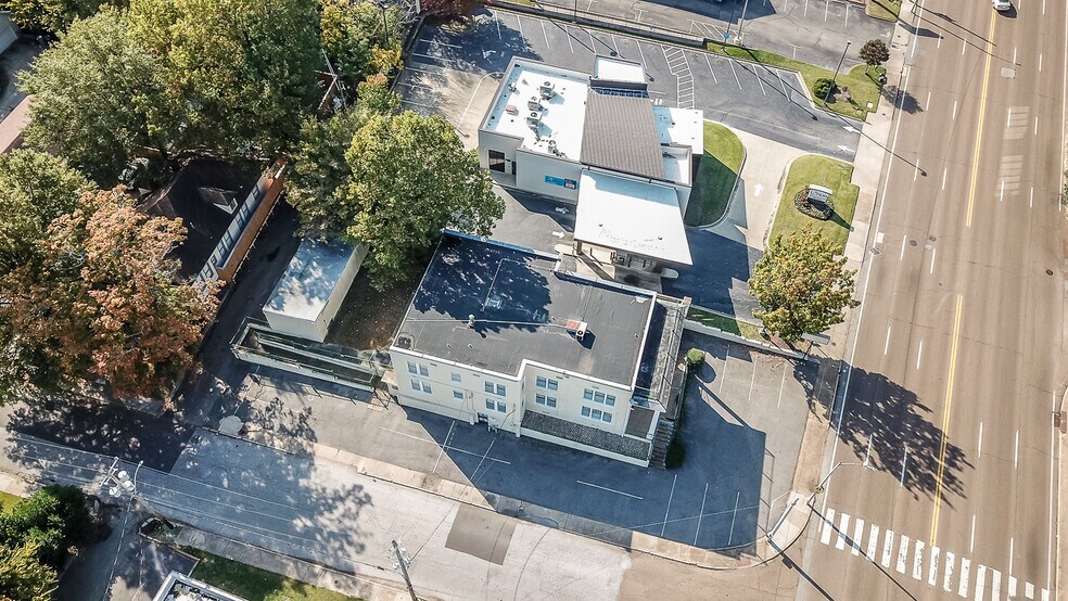More Photos Of 1981 Union Ave, Memphis Loft Creative Space For Sale