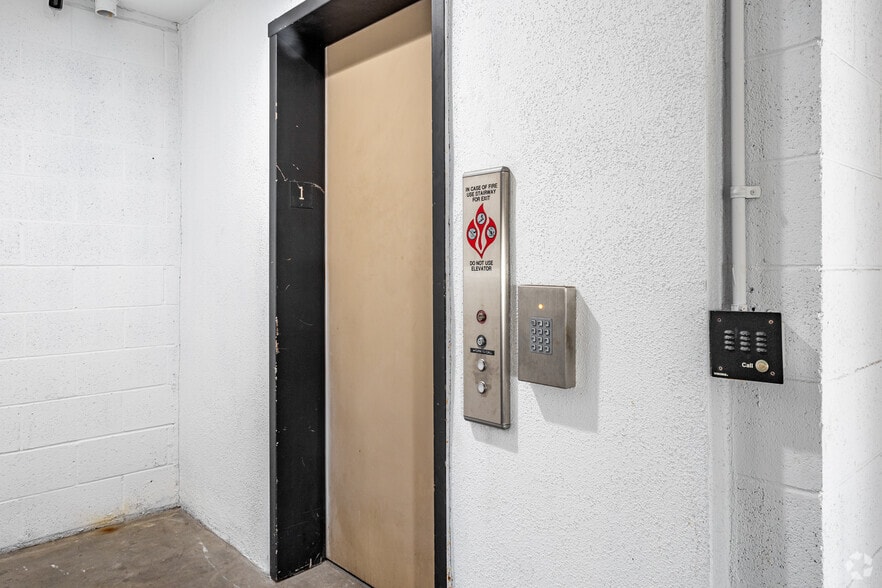 More Photos Of 105 Crescent Bay Dr, Laguna Beach Office For Lease