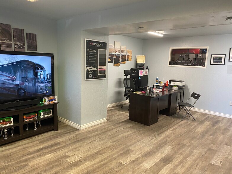 More Photos Of 19506 Industrial Dr, Sonora Warehouse For Lease