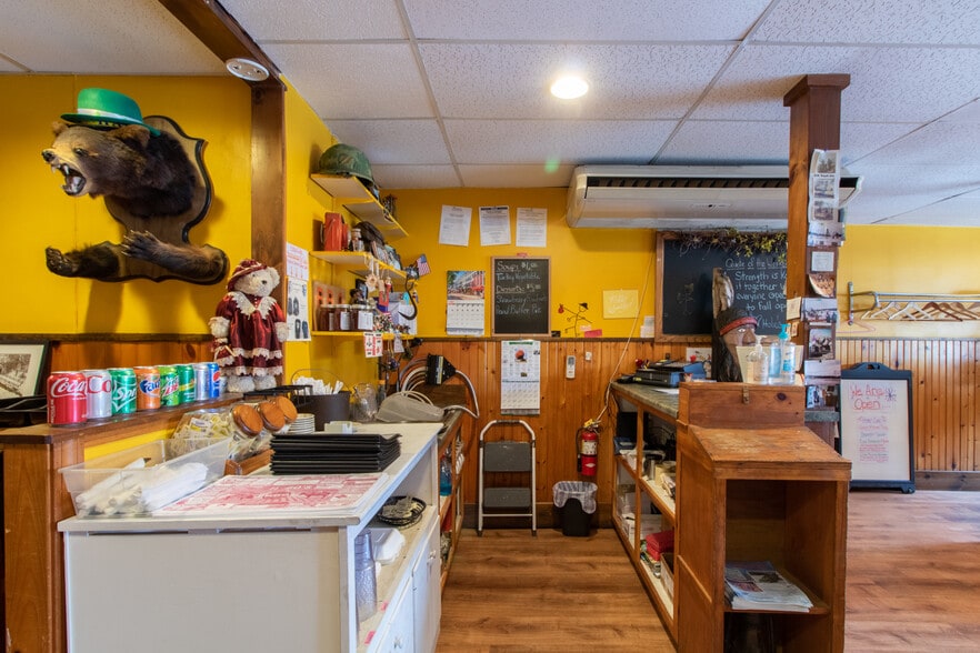 More Photos Of 18 Cross St, Brighton Restaurant For Sale