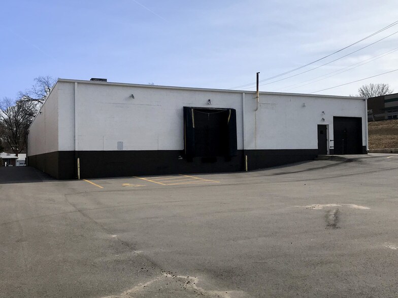 More Photos Of 1155 N Warson Rd, Creve Coeur Light Manufacturing For Lease
