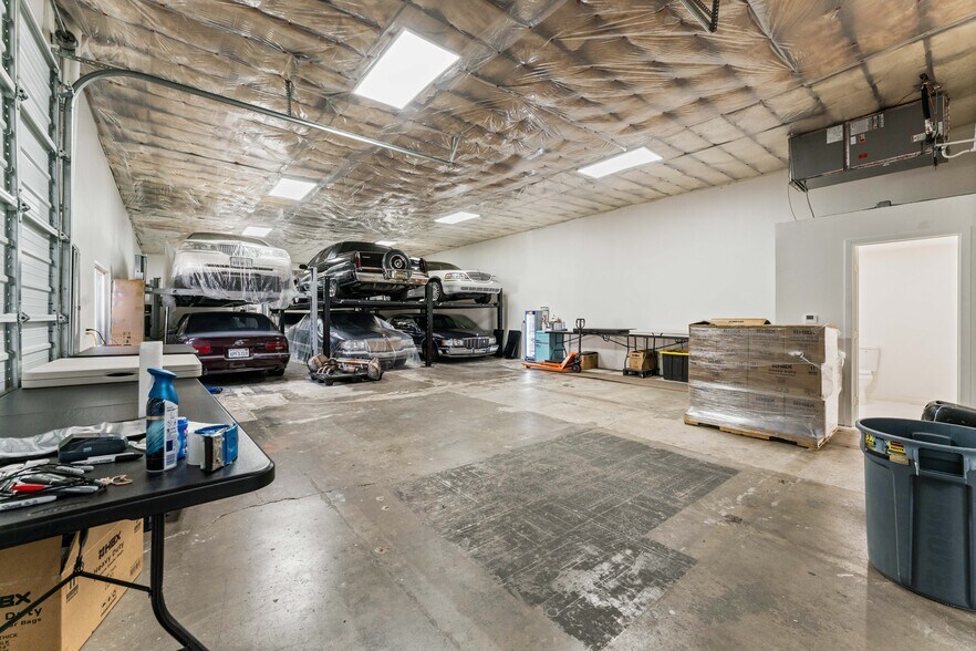 More Photos Of 7766 Burnet Ave, Van Nuys Service For Sale