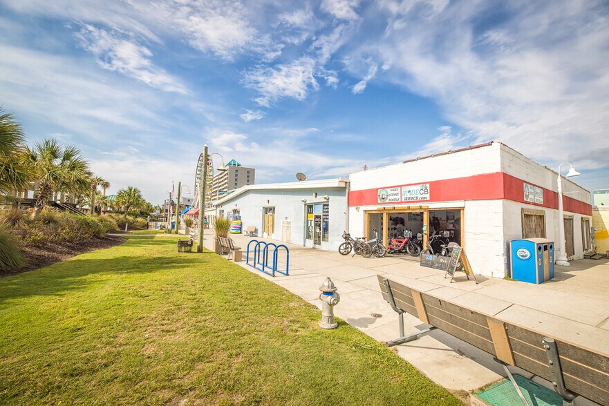 More Photos Of 12 N Pavilion Ave, Carolina Beach Storefront Retail Office For Sale