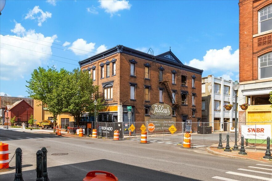 More Photos Of 41 South St, Glens Falls Storefront Retail Residential For Lease