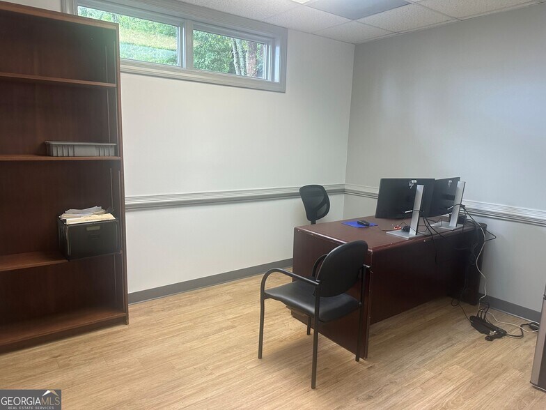 More Photos Of 670 S 8th St, Griffin Medical For Sale