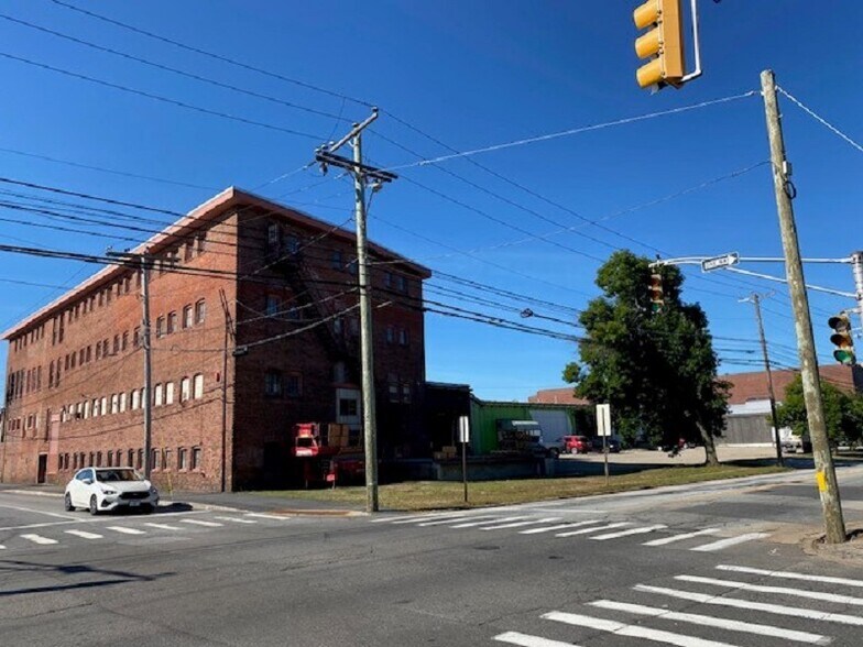 Primary Photo Of 121 Valley St, Manchester Showroom For Sale