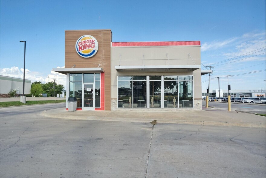 More Photos Of 3011 W Washington St, Stephenville Fast Food For Lease