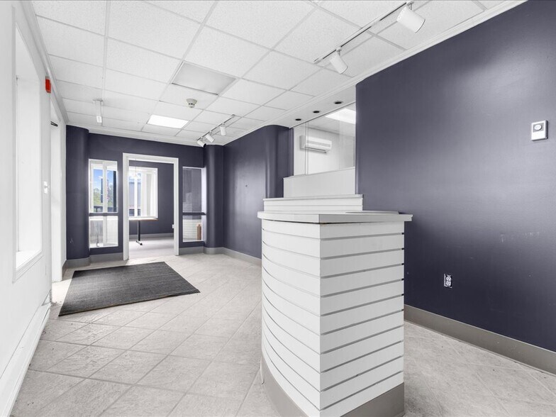 More Photos Of 7950 Fort Smallwood Rd, Baltimore Light Distribution For Lease