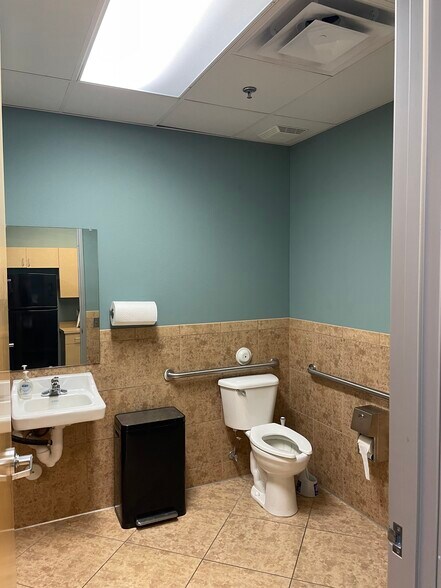 More Photos Of 7318 S 89th Pl, Mesa Showroom For Sale