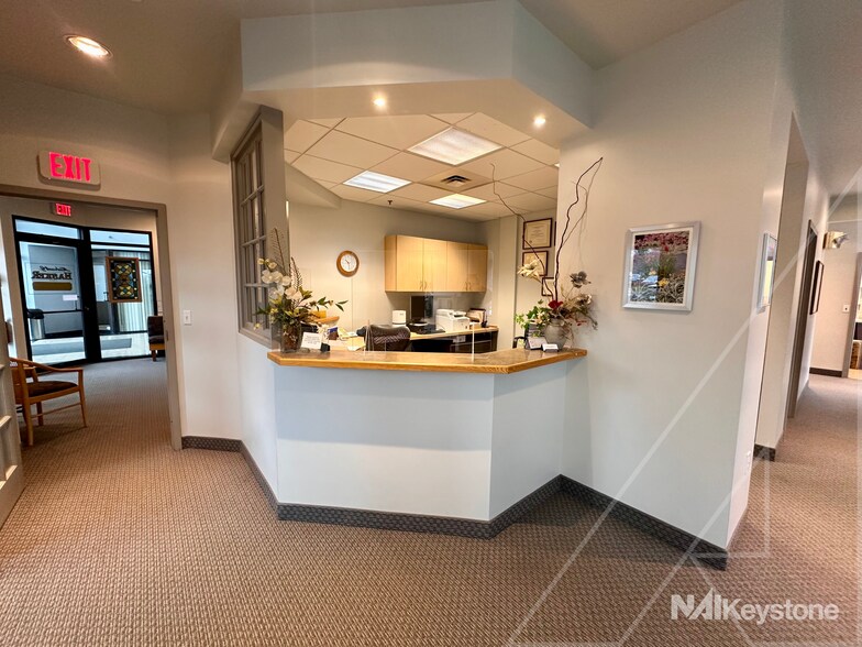 More Photos Of 985 Berkshire Blvd, Wyomissing Medical For Lease