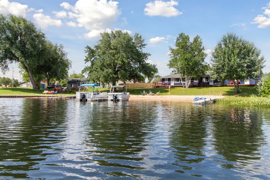 More Photos Of 4998 Main Ext, Long Lake Hospitality For Sale