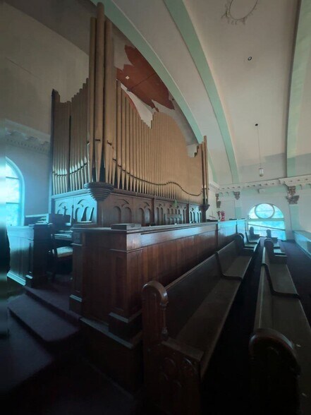 More Photos Of 5001 S Hermitage Ave, Chicago Religious Facility For Sale