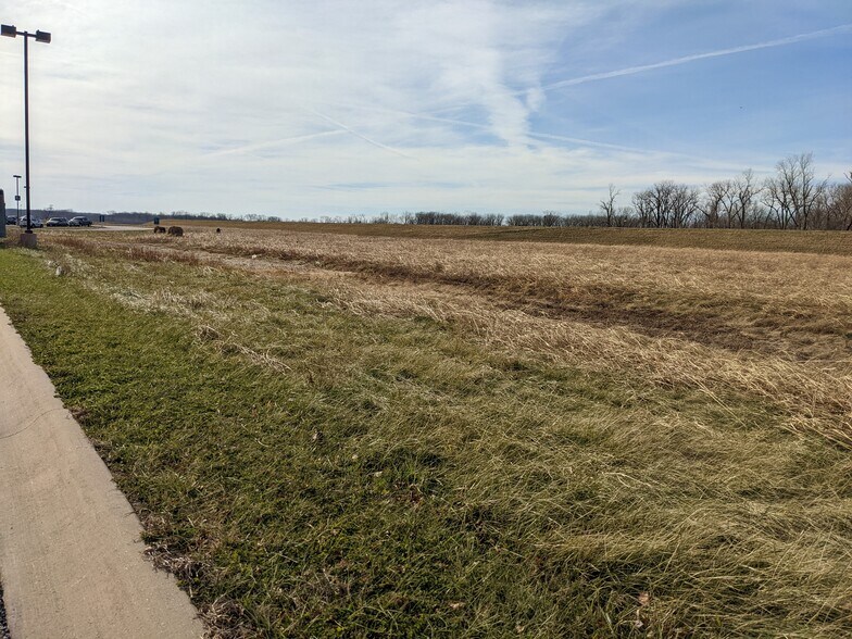 More Photos Of 18575 Outlet Blvd, Chesterfield Land For Lease