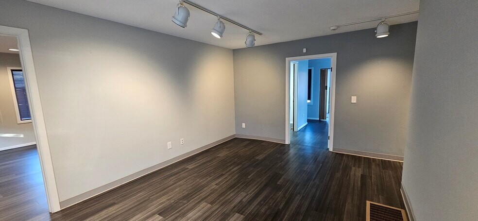 More Photos Of 6409 Fleming St, Everett Office For Lease