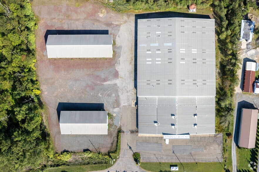 More Photos Of 166 Foster Ave, Freeland Warehouse For Lease