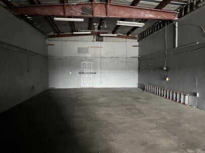 More Photos Of 5052 Southern Blvd, Virginia Beach Warehouse For Lease