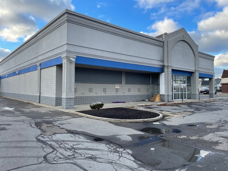 More Photos Of 1625 Broadway St, Buffalo General Retail For Sale