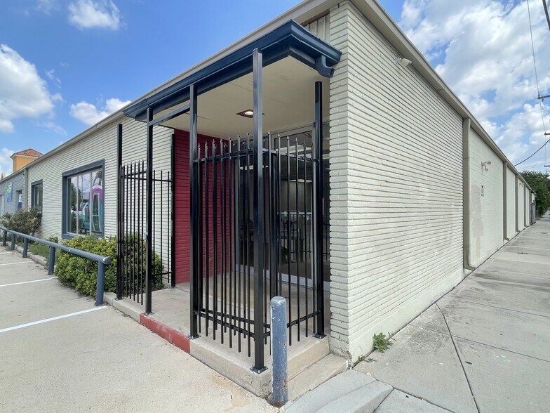 More Photos Of 1202 N Flores St, San Antonio Loft Creative Space For Sale