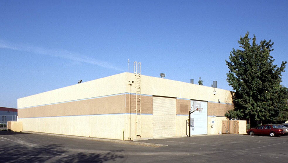 More Photos Of 2545 Boatman Ave, West Sacramento Warehouse For Sale