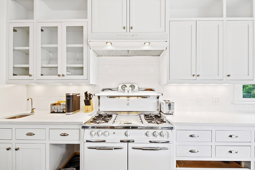 More Photos Of 1452 NE 28th Ave, Portland Storefront Retail Residential For Sale