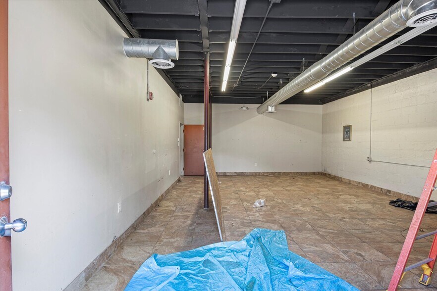More Photos Of 987 Hollywood Rd NW, Atlanta Industrial For Sale