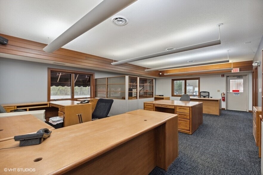 More Photos Of 454 County Rd V V, Somerset Manufacturing For Sale