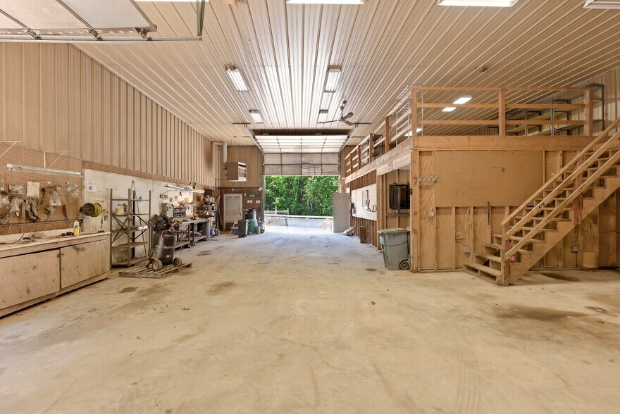 More Photos Of 86 Eastman St, Mansfield Specialty For Sale