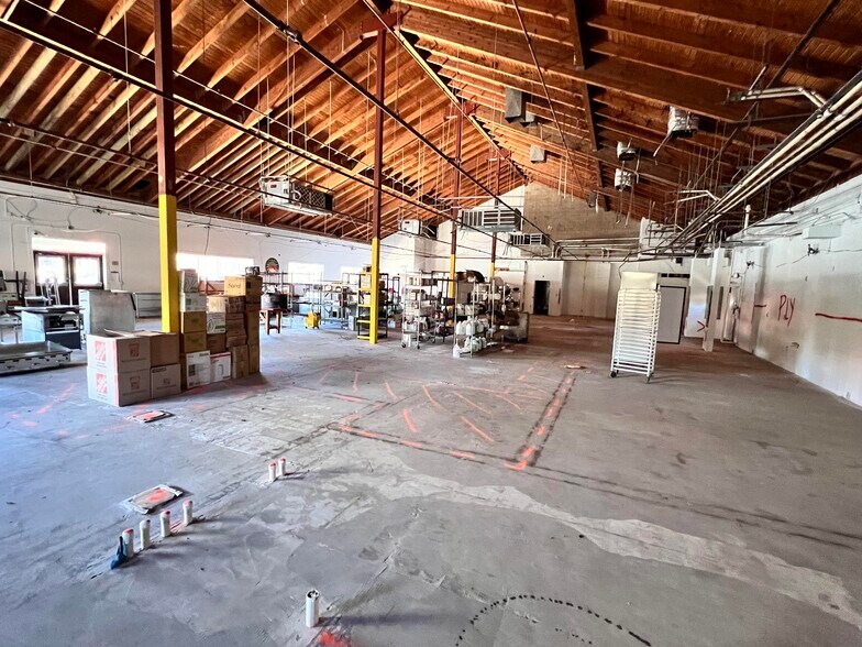 More Photos Of 4405 Honoapiilani Hwy, Lahaina General Retail For Sale