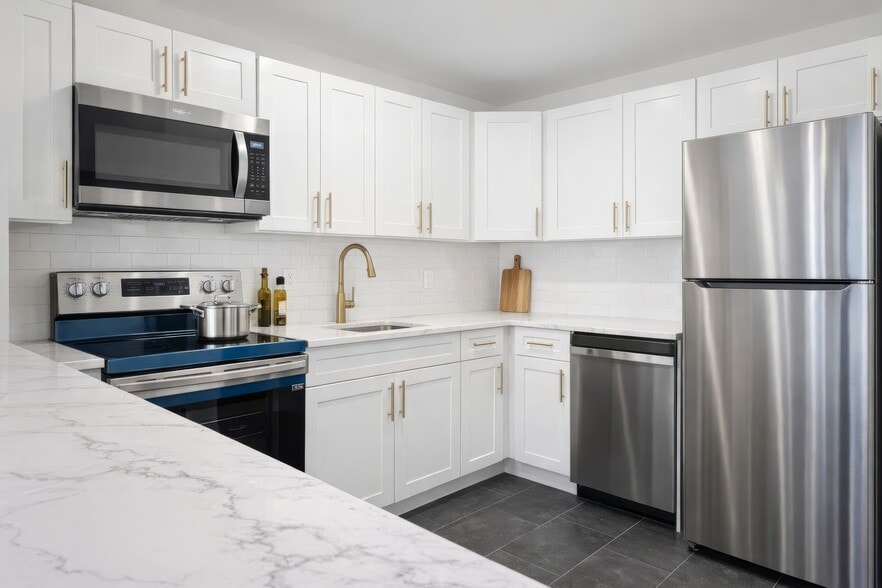 More Photos Of 208 Warren St, Hudson Apartments For Sale