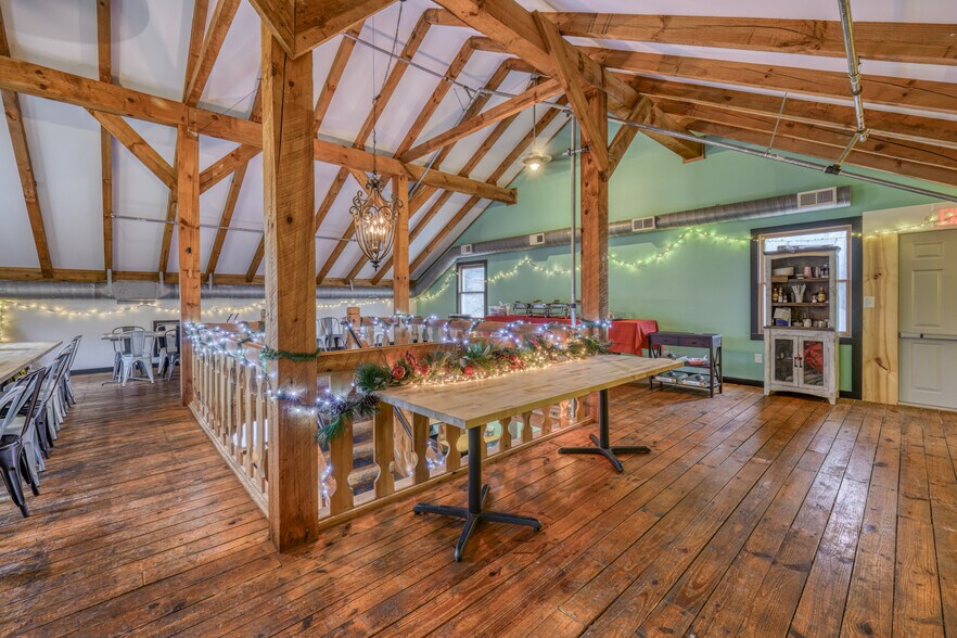 More Photos Of 4903 N Roan St, Johnson City Restaurant For Sale