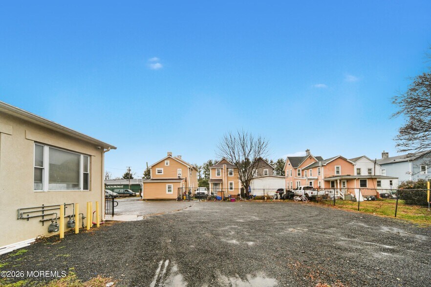 More Photos Of 79 Throckmorton St, Freehold Apartments For Sale