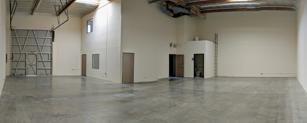 More Photos Of 11137 E Rush St, South El Monte Manufacturing For Lease