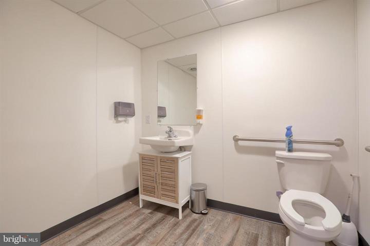 More Photos Of 1604 Lititz Pike, Lancaster Office For Lease