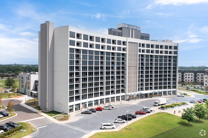 More Photos Of 3400 W Stonegate Blvd, Arlington Heights Coworking Space