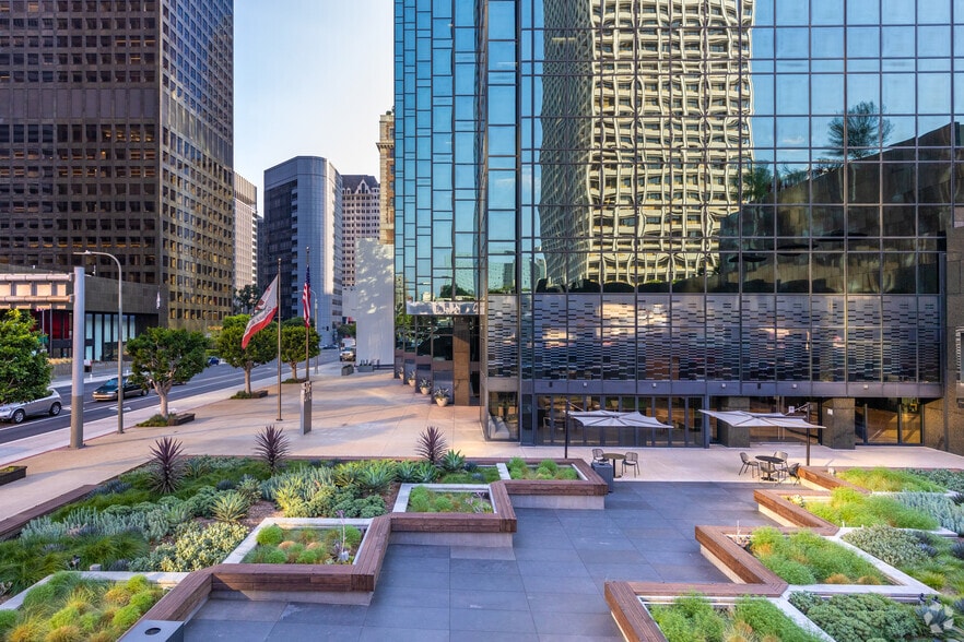 More Photos Of 515 S Figueroa St, Los Angeles Office For Lease