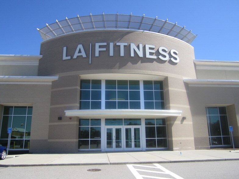 More Photos Of 90 Providence Hwy, Walpole Unknown For Lease