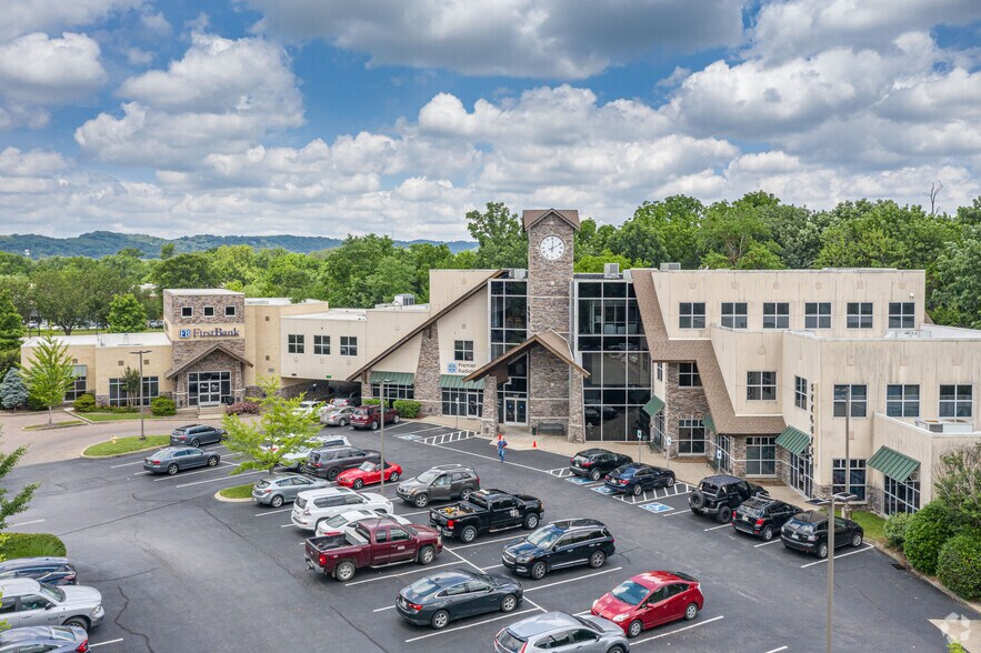 More Photos Of 3310 Aspen Grove Dr, Franklin Medical For Lease