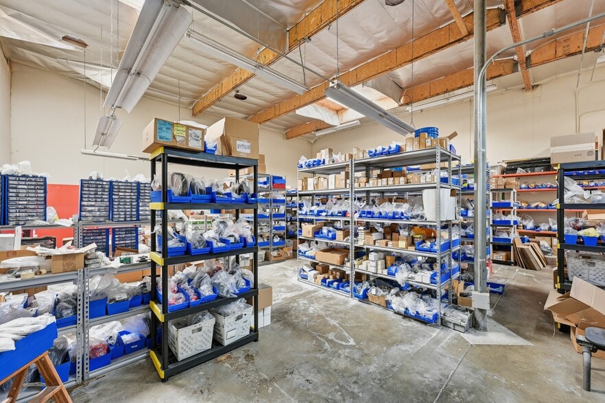 More Photos Of 228 Venture St, San Marcos Manufacturing For Sale