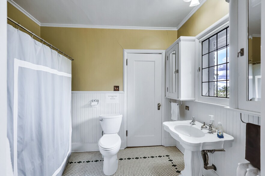 More Photos Of 820 W 7th Ave, Spokane Office Residential For Sale