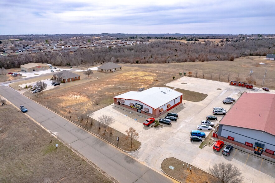 More Photos Of 14530 NE 20th St, Choctaw Industrial For Lease